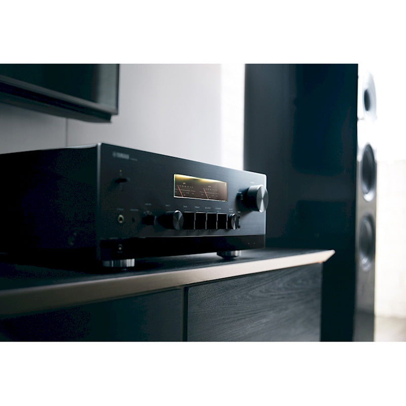 Yamaha Audio Yamaha R-N2000A Hi-Fi Network Receiver with Streaming, Phono and DAC – Black